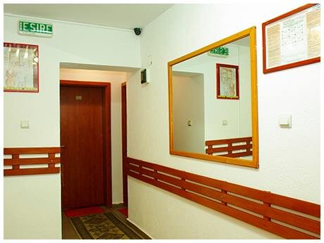 Militari, non-stop, regim hotelier 135/3 ore,