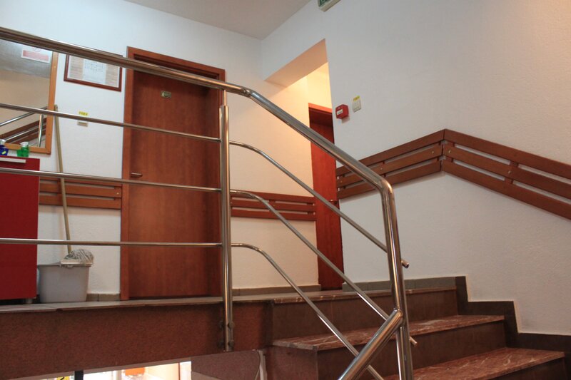 Militari, non-stop, regim hotelier 135/3 ore,